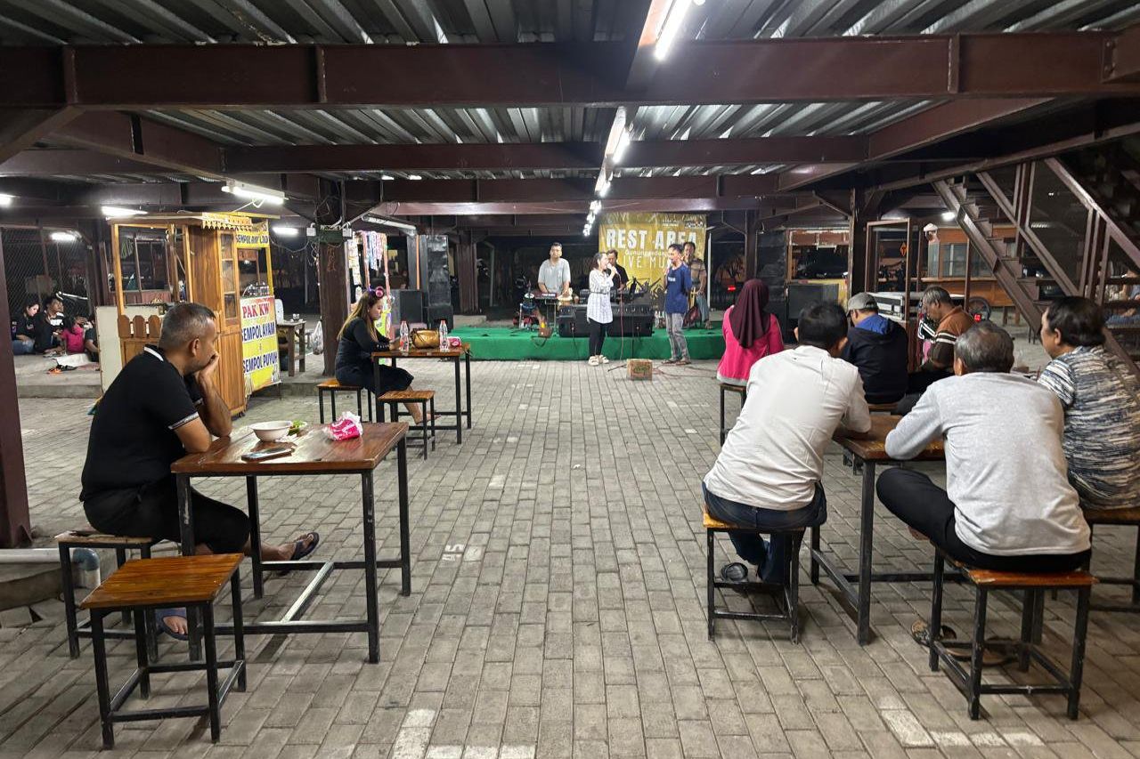 Rest Area Gunung Gedangan Hidupkan Ekonomi dengan Nostalgia Dangdut 80-an