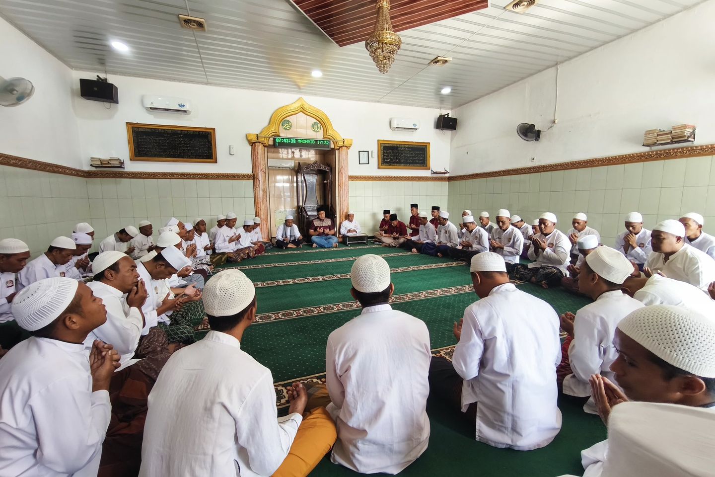 Sabtu Berkah, Napi Lapas Mojokerto Gelar Salat Gaib untuk Almarhum Affan