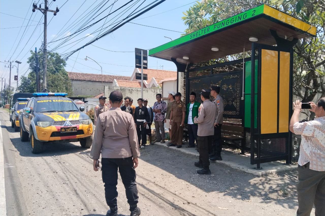 Karang Taruna hingga Banser di Mojokerto Ikut Patroli Keamanan bersama Polisi 