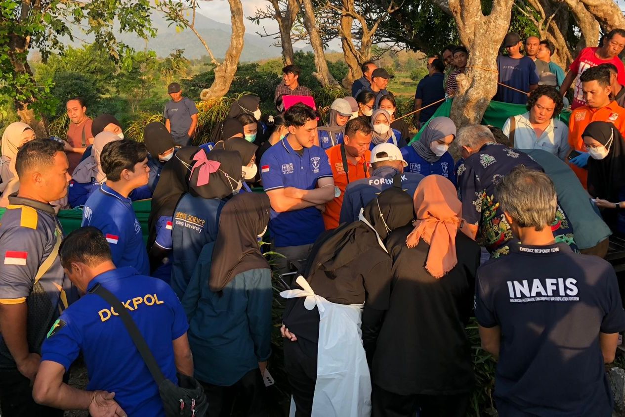 Polisi Bongkar Makam Bayi di Mojokerto yang Diduga Korban Aborsi