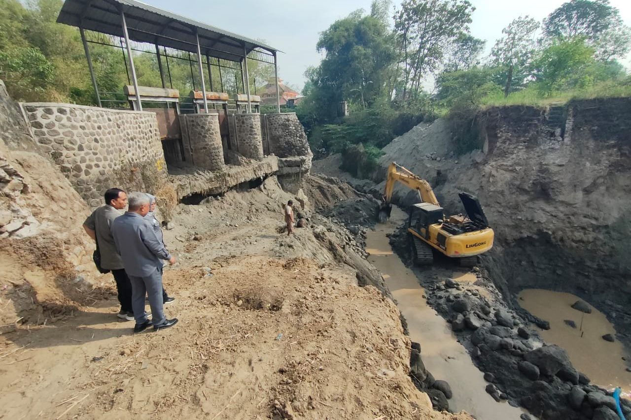 DPRD Mojokerto Desak Dinas PUPR Tegas, Kontraktor Proyek Irigasi Terancam <em>Blacklist</em>