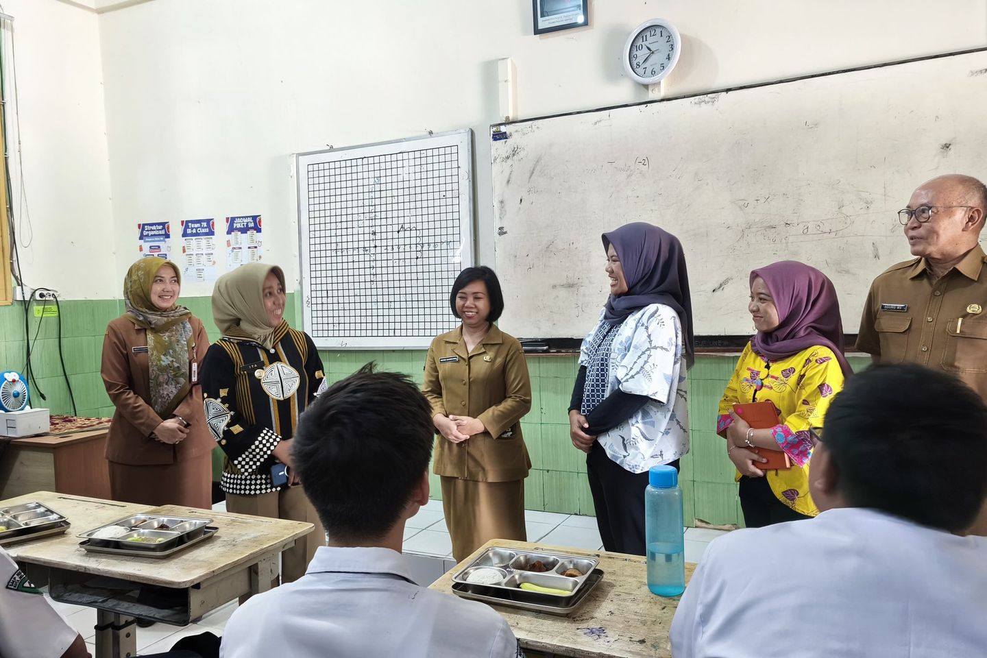 Ning Ita Sidak Distribusi dan Kualitas Menu MBG, Ingatkan Koordinasi Sekolah dan SPPG