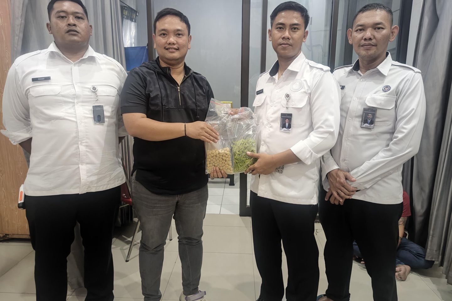 Kirim Kue Bercampur Pil Koplo ke Lapas Mojokerto, Perempuan Ini Diamankan