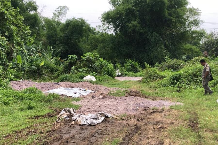Bau Menyengat dari Limbah yang Diduga B3 Meresahkan Warga Mojokerto