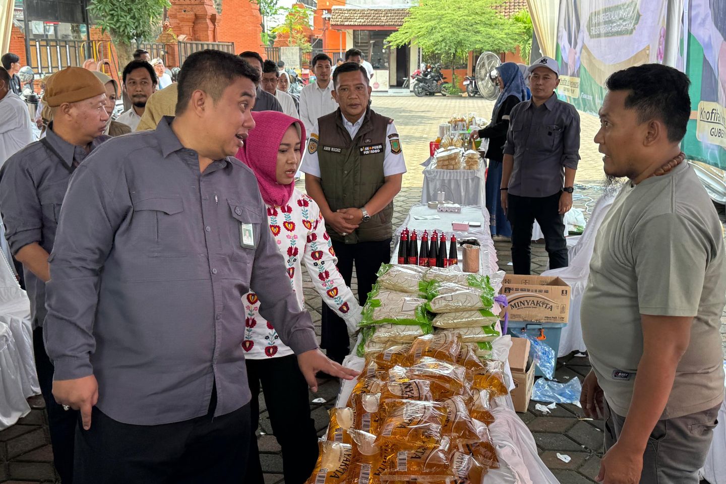 Upaya Kendalikan Inflasi, Wali Kota Mojokerto Cek Pasar Murah di Prajurit Kulon