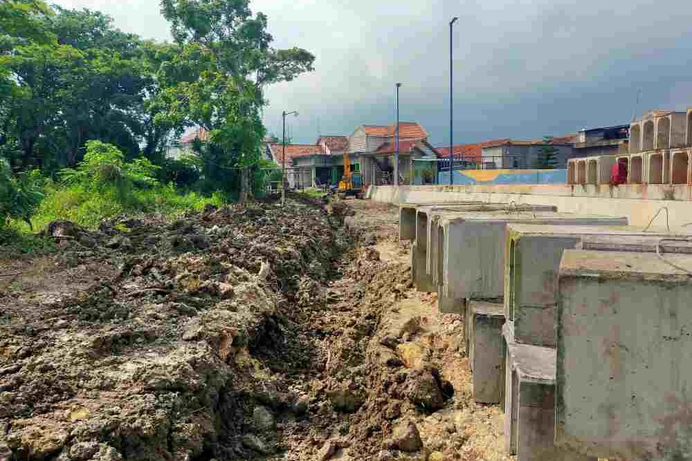 Material Proyek Rekonstruksi Jalan di Kawasan SSC Sampang Usang dan Berlumut