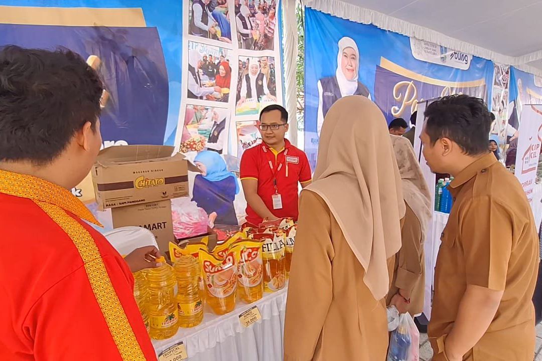 Dukung Pengendalian Inflasi, Alfamart Ikut Pasar Murah di Kota Mojokerto
