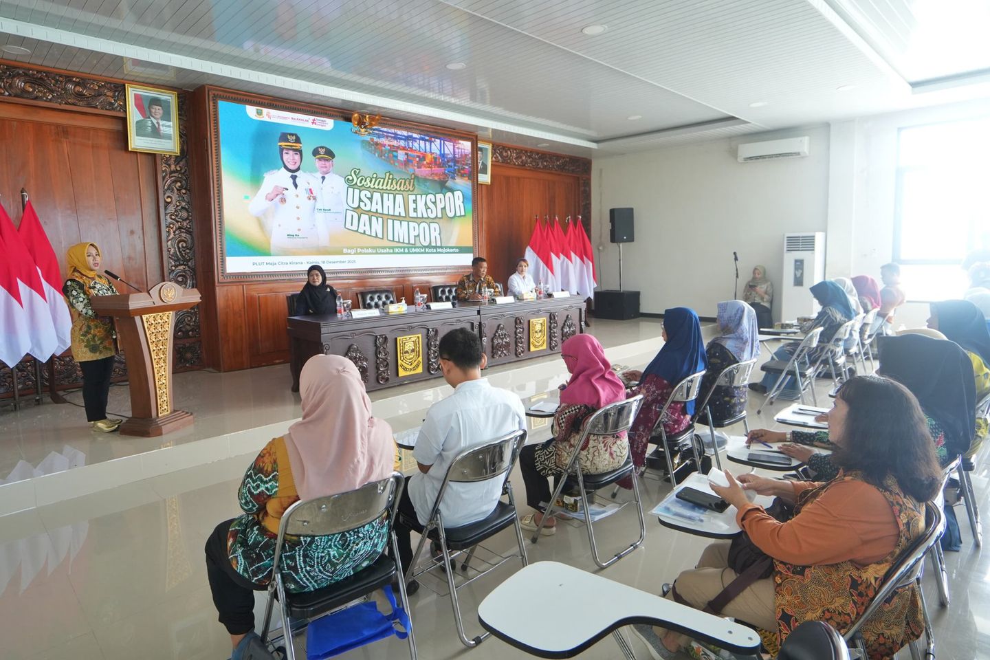 Dorong IKM Naik Kelas, Wali Kota Mojokerto Buka Sosialisasi Usaha Ekspor-Impor