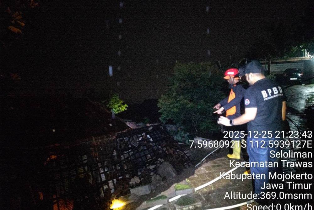 Tertimpa Tanah Longsor, Satu Rumah di Trawas Mojokerto Rusak Berat