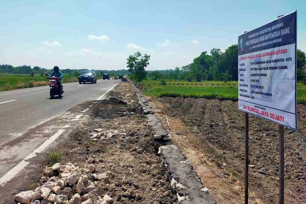 LSM Sorot Proyek Penahan Tanah Jalan di Halim Perdanakusuma Sampang