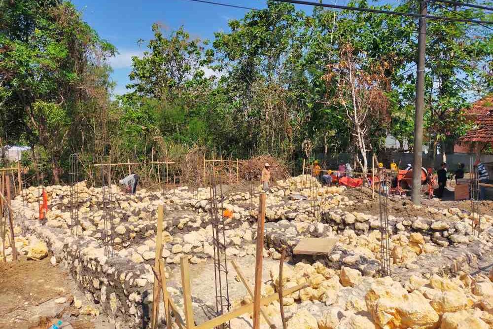 Rekanan Proyek Pustu Sogiyan Sampang Sembunyikan Batas Waktu Pekerjaan