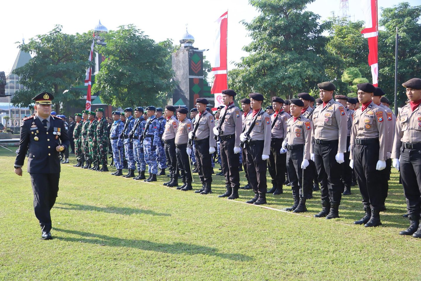 Hari Bhayangkara ke-79, Polres Jombang Gelar Bakti Sosial dan Layanan Publik Gratis