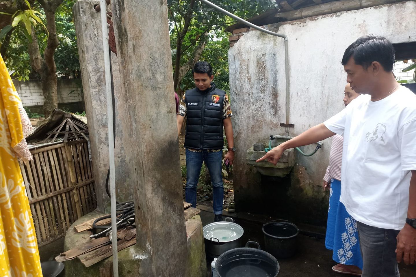 Tak Direstui Keluarga Pacar, Pemuda Ini Nekat Terjun ke Sumur, Begini Nasibnya