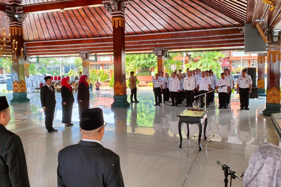 Lantik Tiga Kepala Dinas, Gus Barra Berikan Tugas Khusus