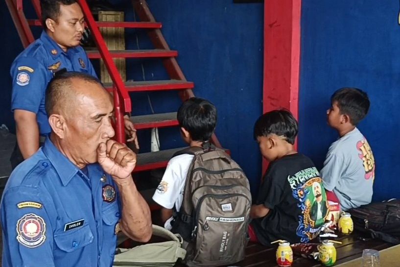 Damkar Bantu Tiga Santri Kabur dari Pesantren akibat Perundungan