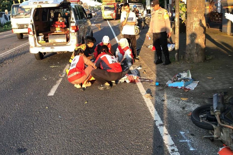Terlibat Lakalantas, Tentara ini Meninggal Dunia di Jalan Raya Pacing Mojokerto