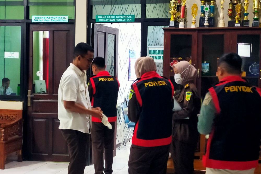 Dugaan Penggelapan Pajak Pegawai Rp3,3 Miliar, Kejari Sampang Geledah Kantor RSMZ