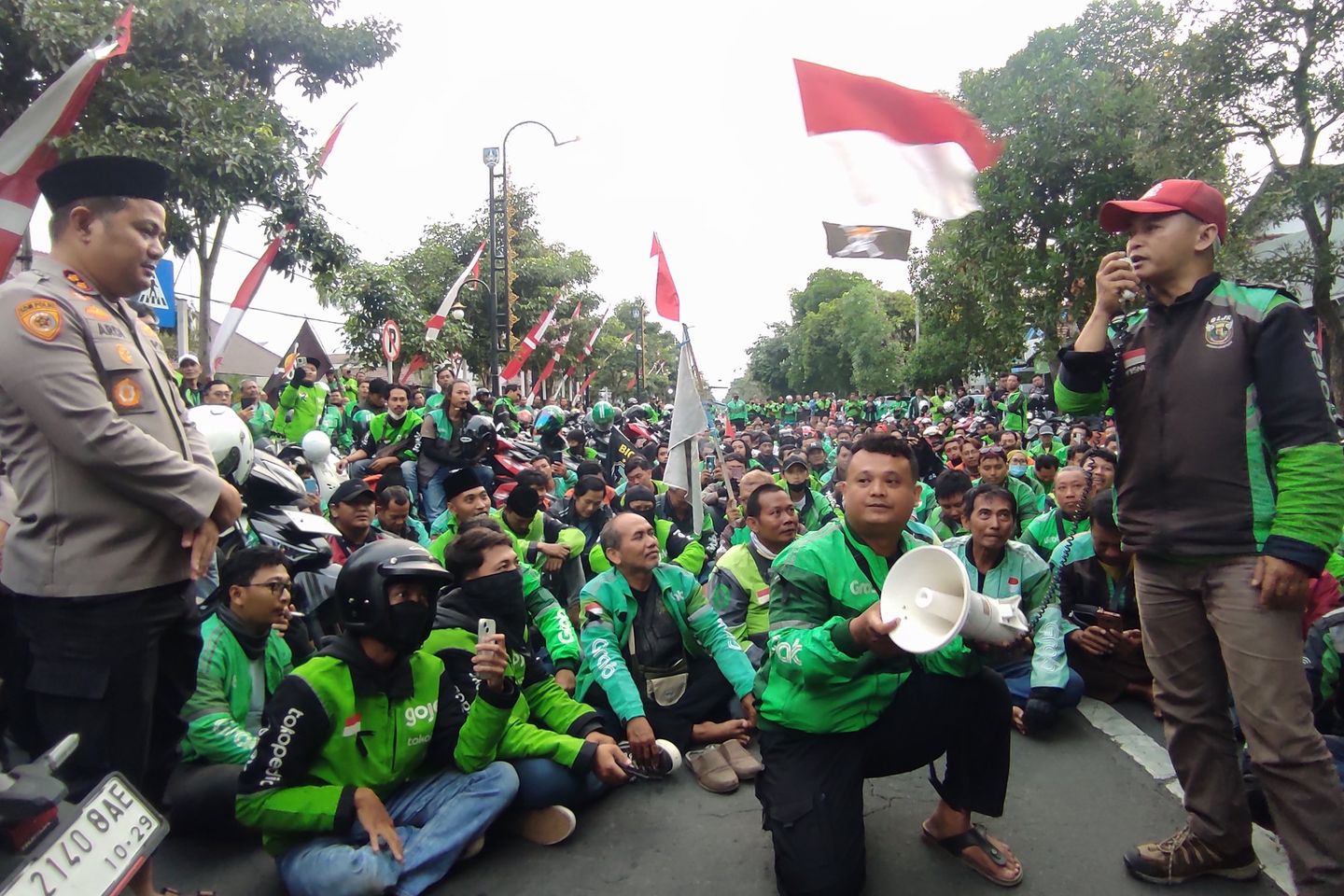 Affan Tewas Dilindas Rantis Brimob, Ojol Jombang Minta Presiden Turun Tangan