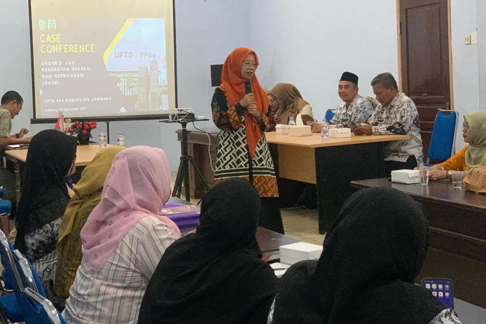 Ning Eyik Bagikan Tips agar Tetap Bahagia