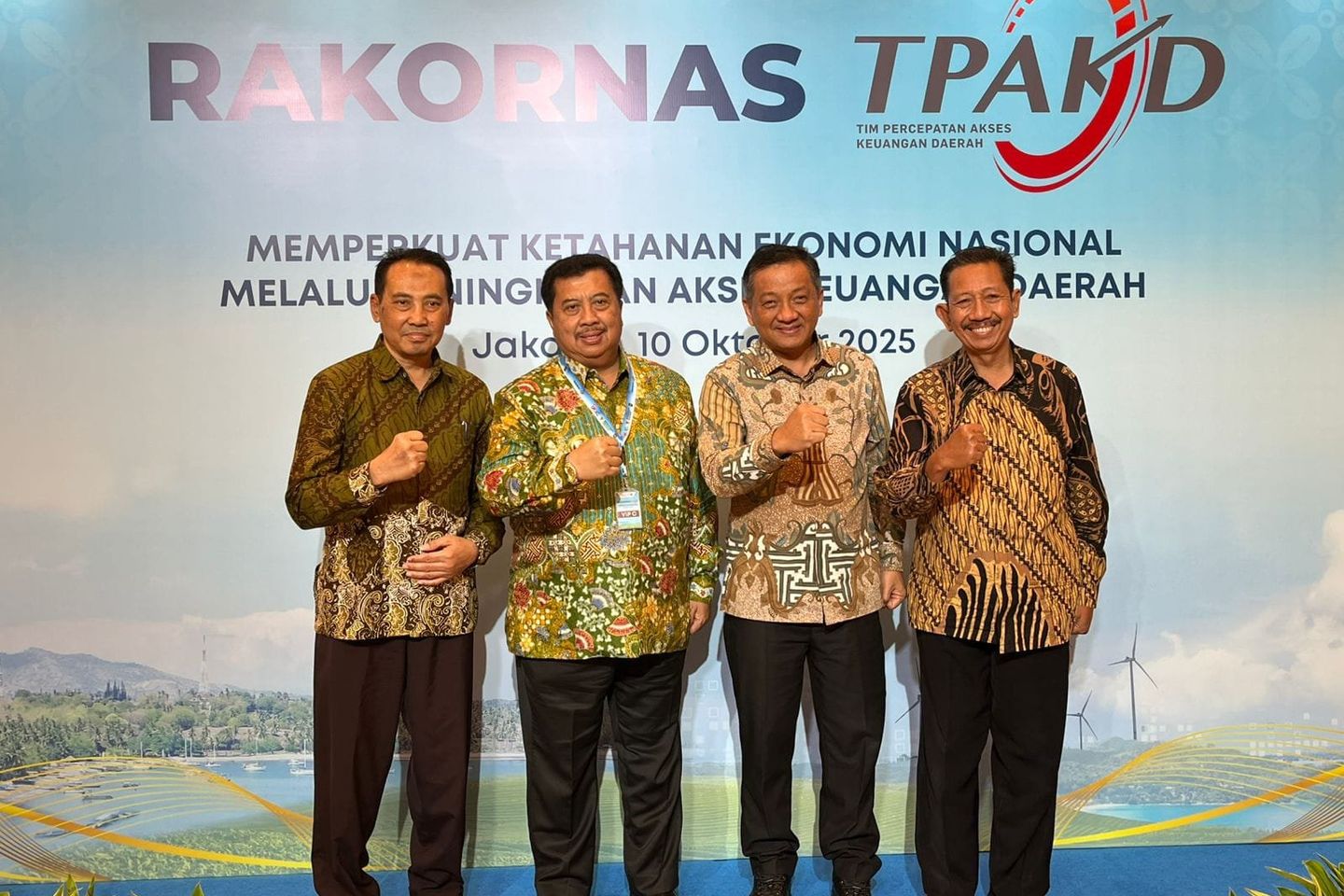 Hadiri Rakornas TPAKD, Bupati Jombang Tegaskan Pentingnya Edukasi Keuangan Bagi Warga
