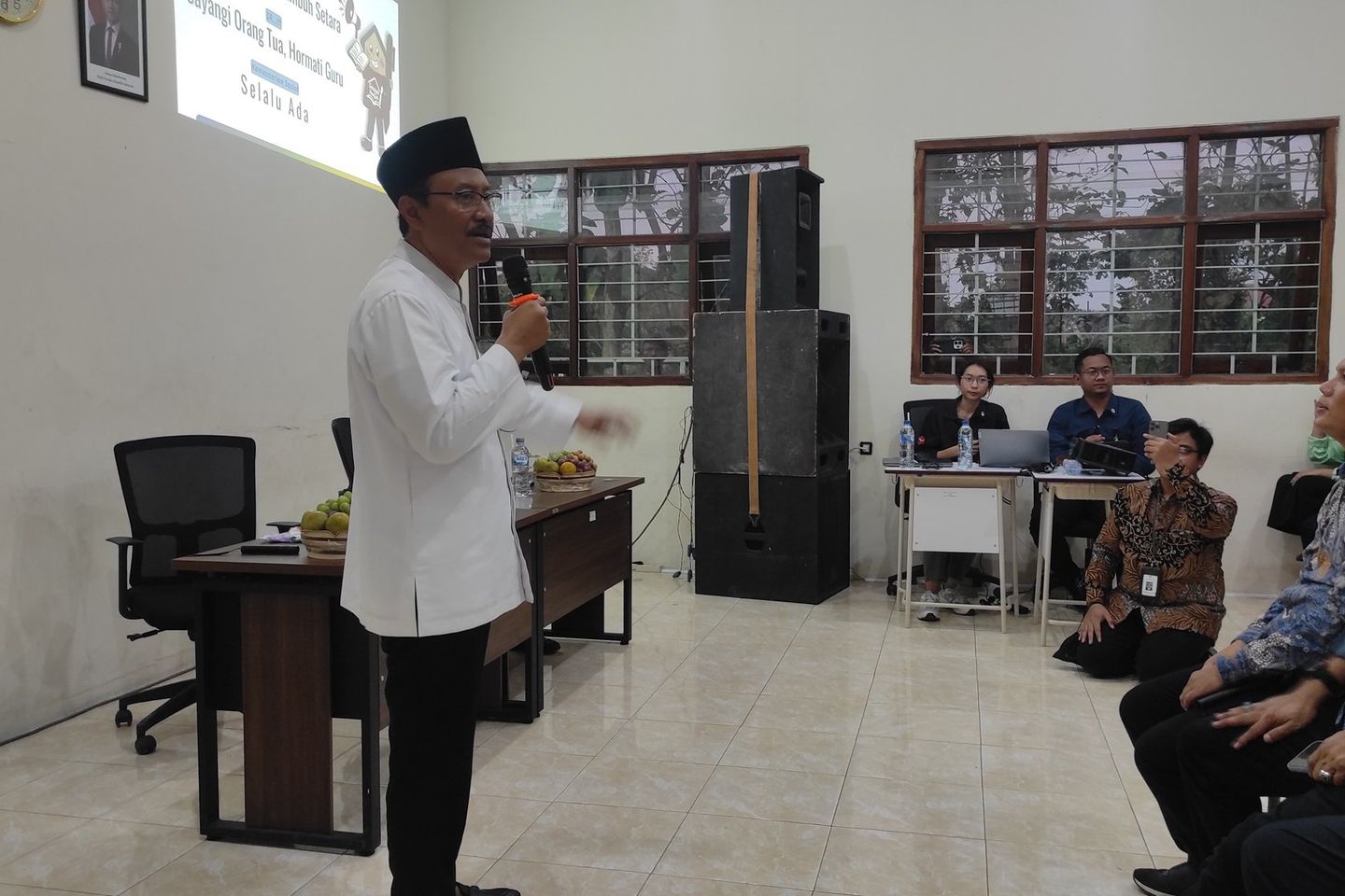 Digitalisasi SR, Gus Ipul Targetkan Laptop Siswa dan Guru Dibagi Tahun Ini