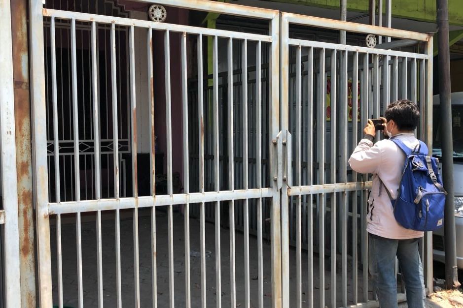 Maling Mobil Pick Up Terekam Kamera CCTV Saat Menjalankan Aksinya