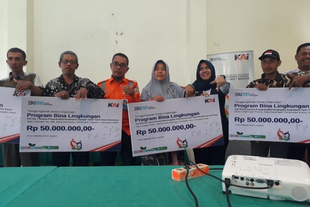 PT KAI Madiun Kucurkan Dana CSR Rp350 Juta Untuk Petani dan Pendidikan