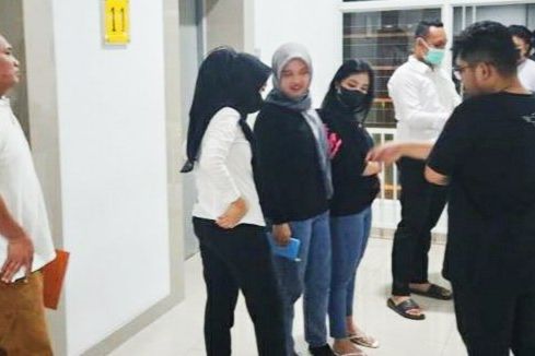 Bongkar Bisnis Prostitusi Online di Gresik, Polisi Amankan Satu Muncikari dan Empat Perempuan