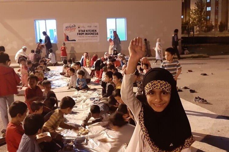 Buka Puasa Bareng Pengungsi Muslim Uighur di Turki