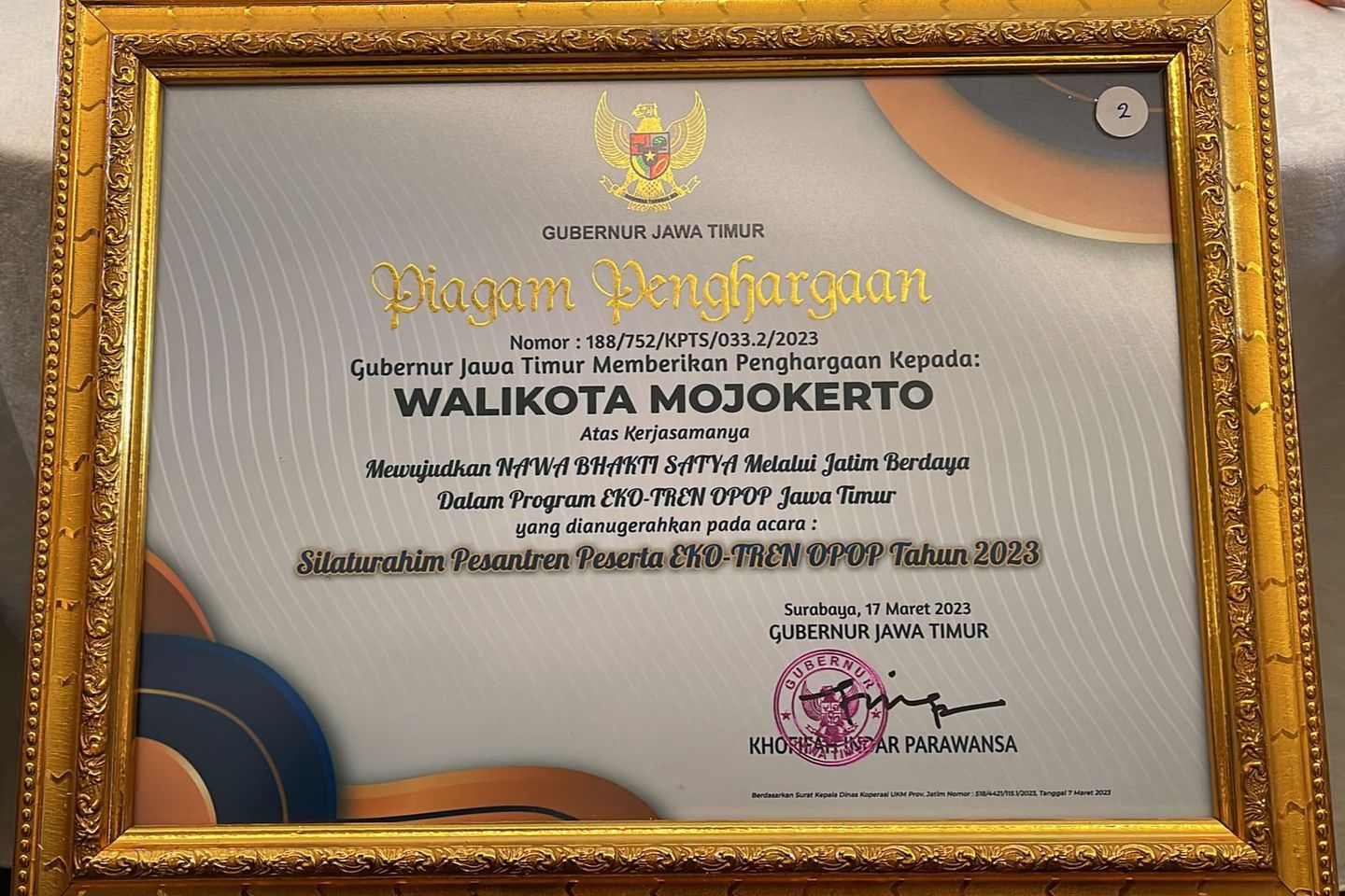 Berhasil Jalankan <em>One Pesantren One Product</em> Walkot Mojokerto Raih Pengargaan Nawa Bhakti Satya