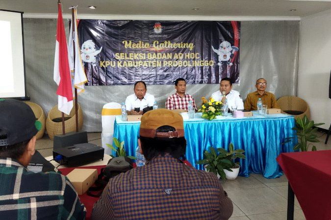 Cegah Hoaks di Tengah Masyarakat, KPU Probolinggo Gandeng Insan Pers