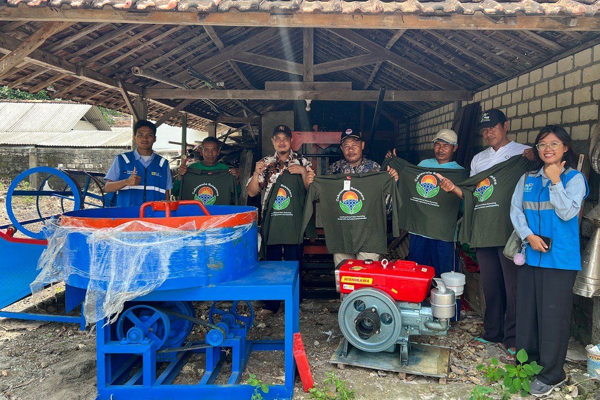 Dukung Pembangunan Berkelanjutan, PLN Nusantara Power UPTA Fasilitasi Produksi Paving FABA di Mentoso Tuban