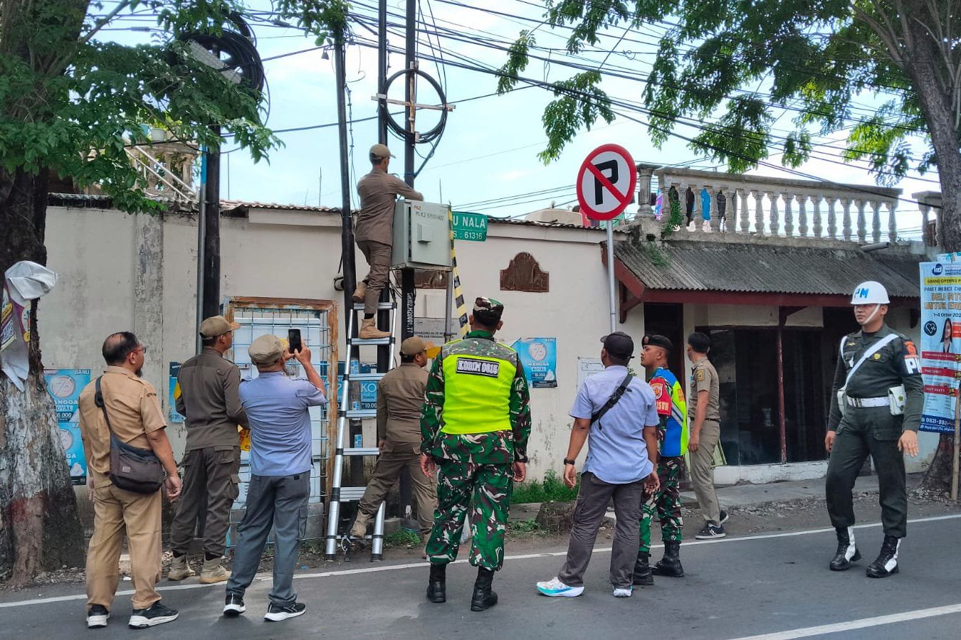 Kabel Semrawut di Mojokerto Mulai Ditata, Pemkot Tegaskan Ada Potensi PAD Hilang