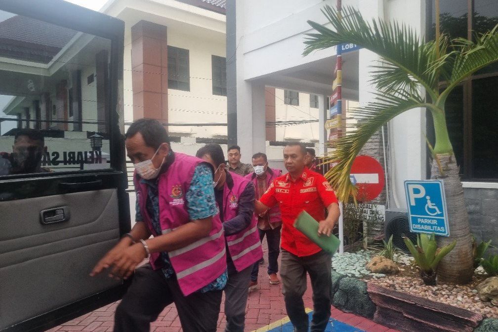 Empat Tersangka Kasus Korupsi Proyek Jalan Ditahan di Rutan Sampang
