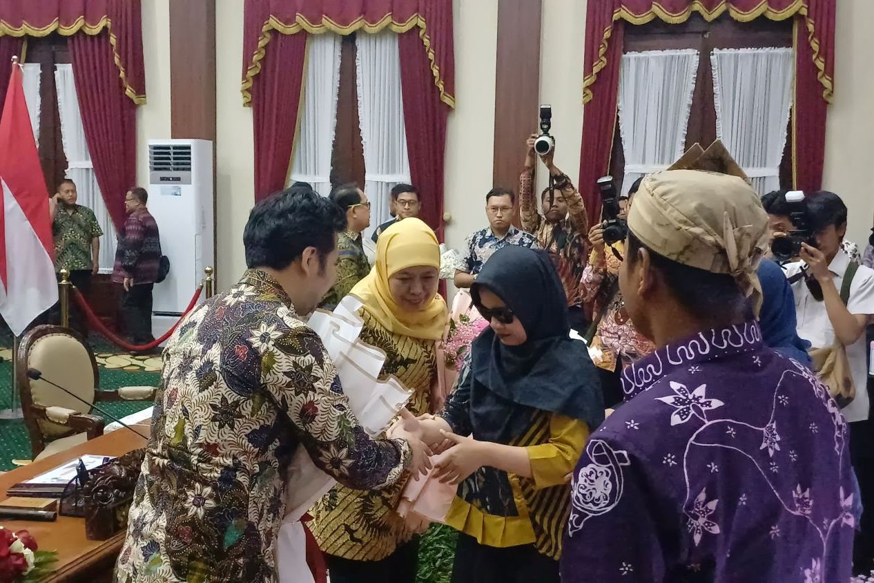 Masuk Tahun Kedua, Khofifah–Emil Hadapi Ekspektasi Tinggi dan Dinamika Program Pusat