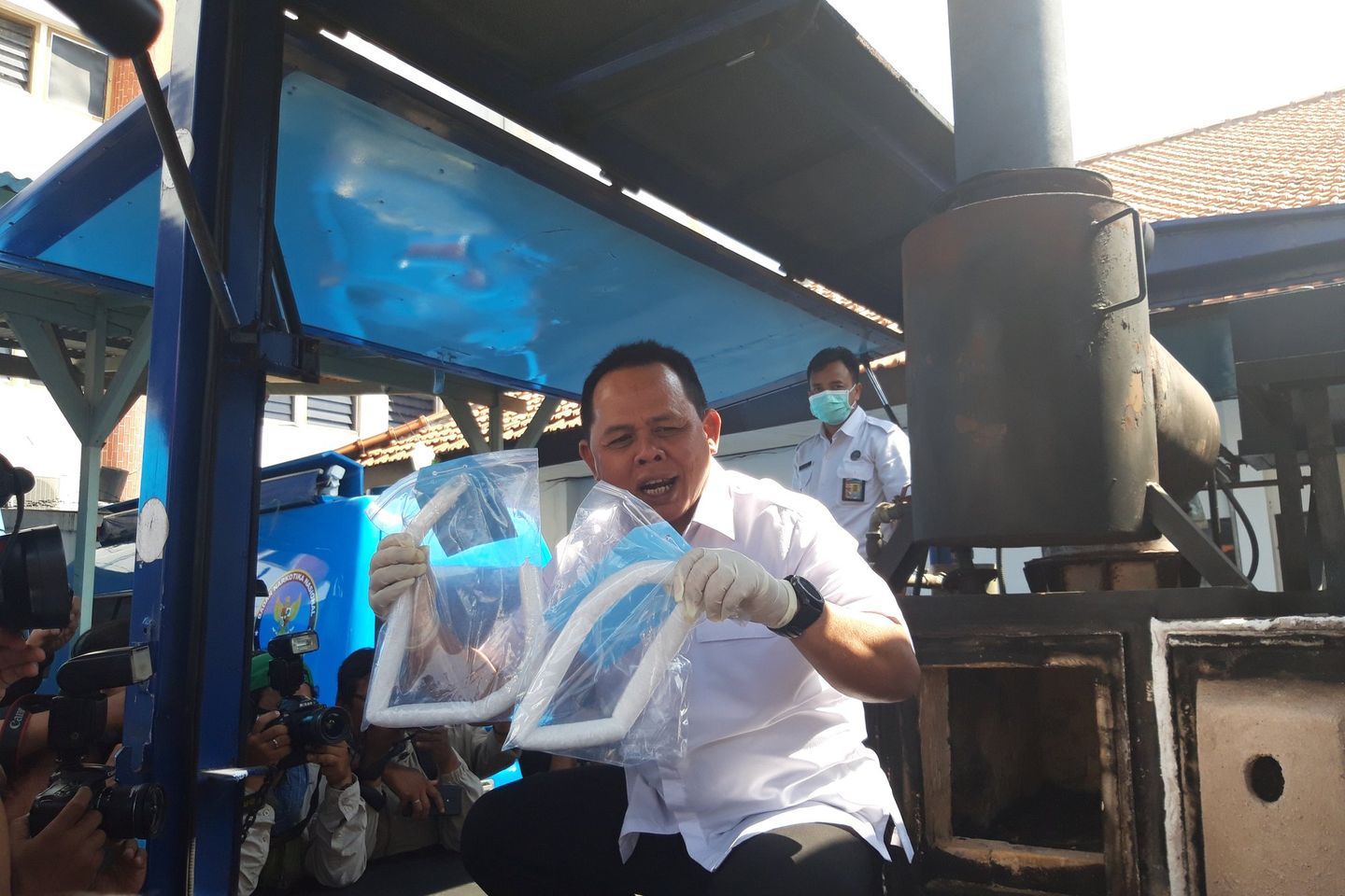 BNNP Jatim Musnahkan 2,98 Kg Sabu-sabu dan 7,3 Kg Ganja