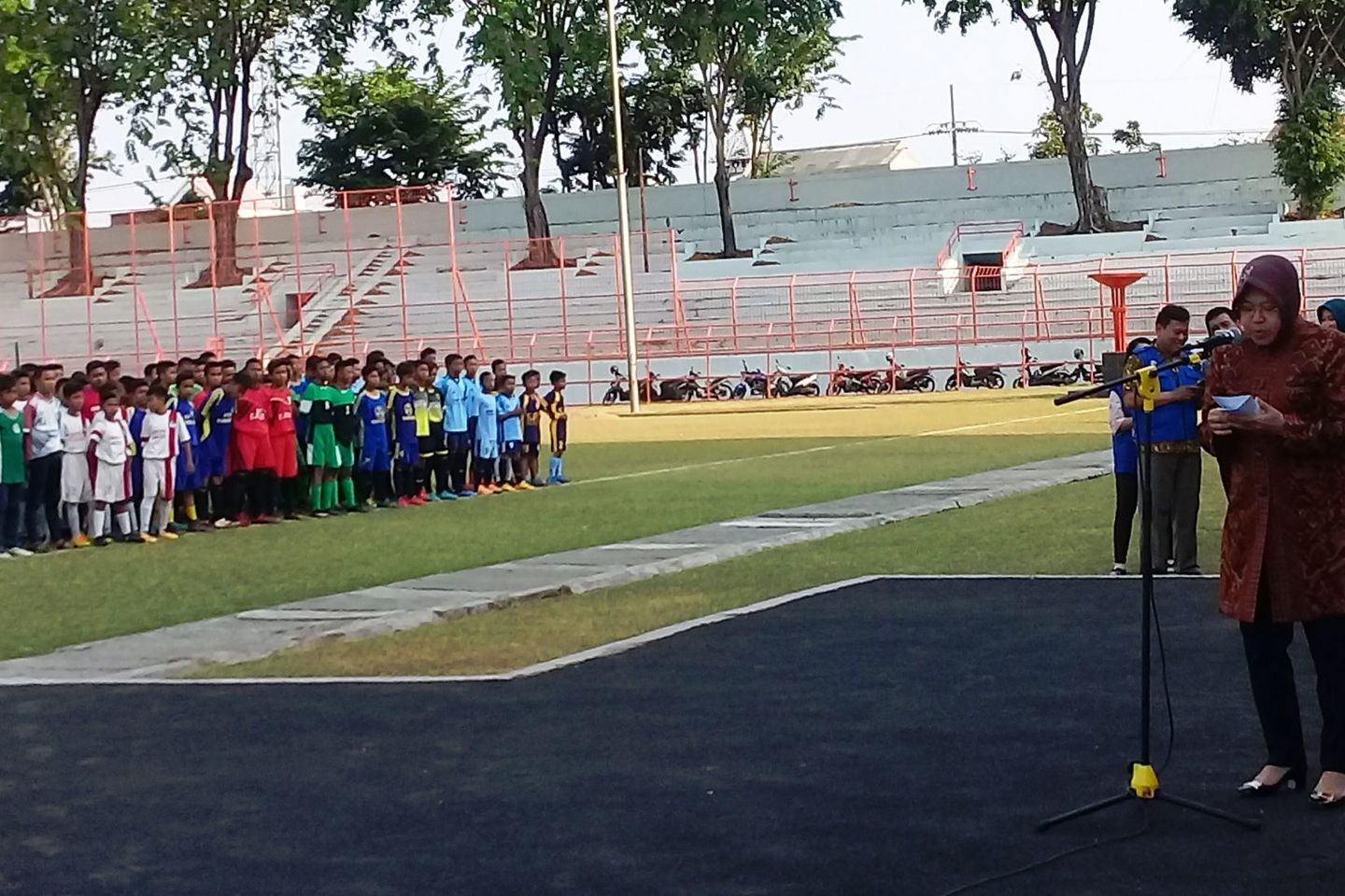 Terinspirasi Supriyadi, Risma akan berangkatkan 10 anak berbakat ke Liverpool