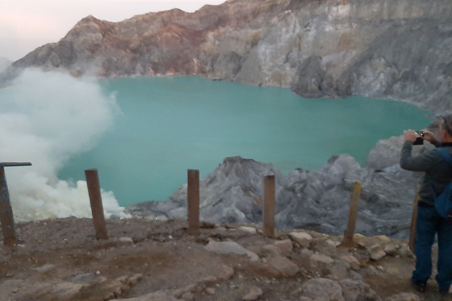 Dampak Corona, Kunjungan Wisatawan Asing Turun 60 Persen  