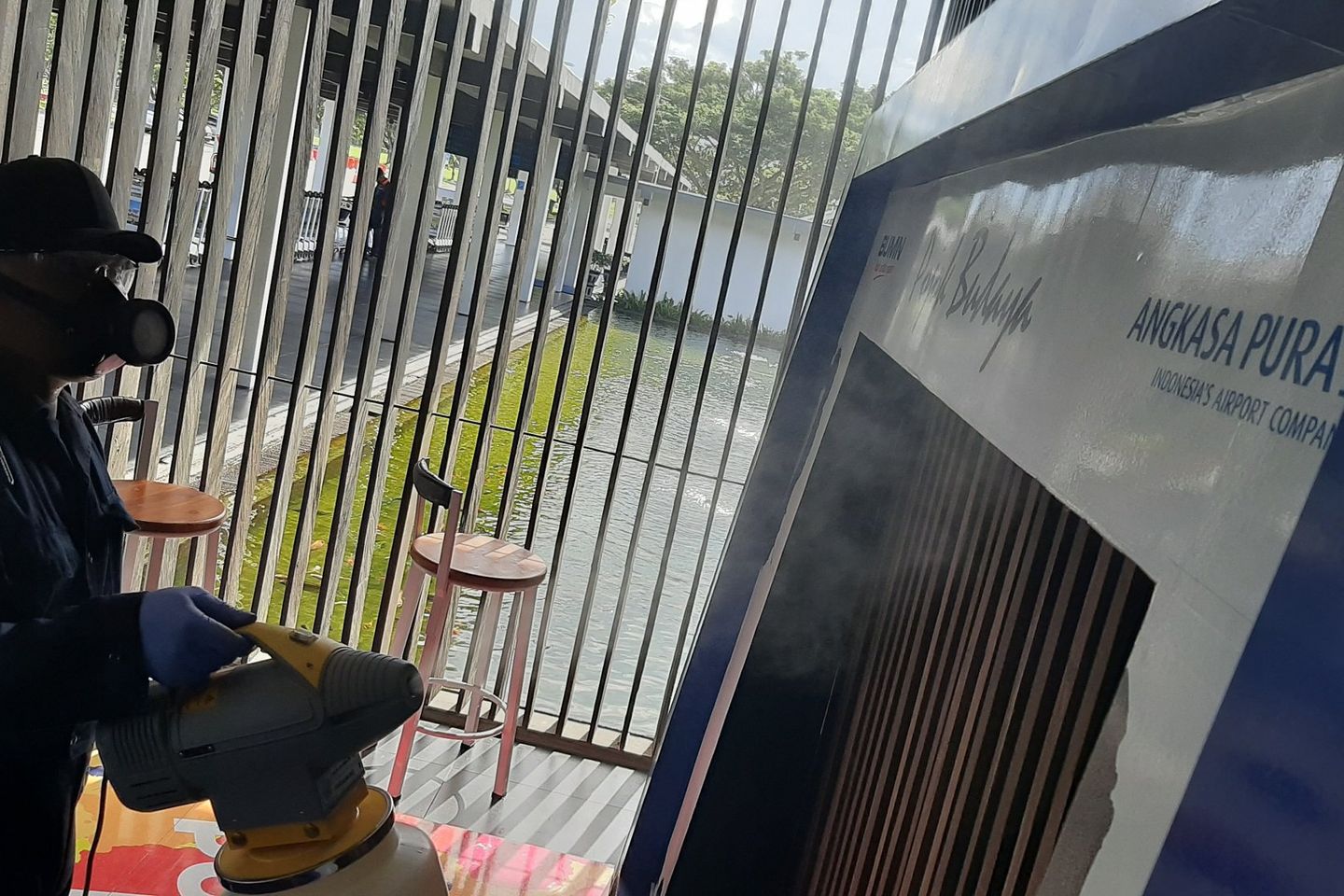 Bandara dan Pelabuhan Banyuwangi Disemprot Disinfektan