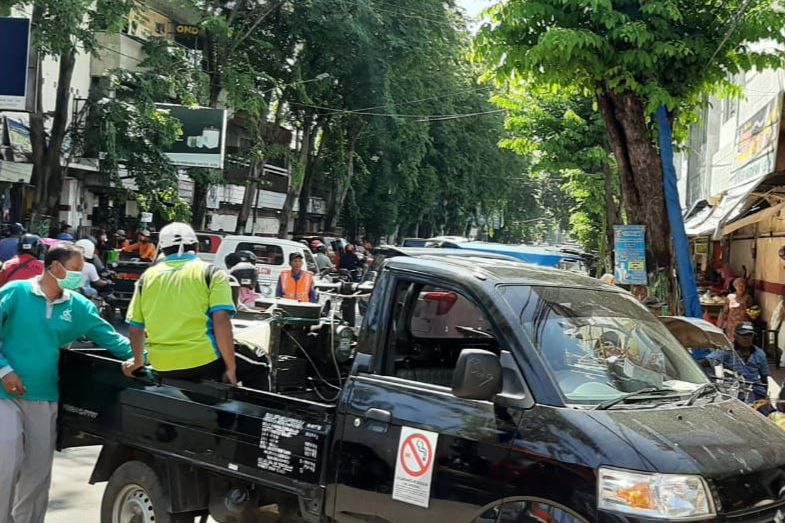 Pasar-Pasar di Kota Probolinggo Disemprot Disinfektan