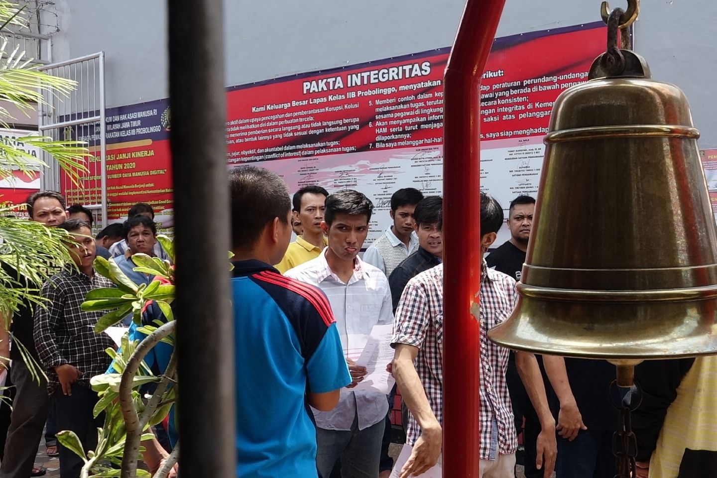 Cegah Covid, Ratusan Napi Lapas Probolinggo Dibebaskan