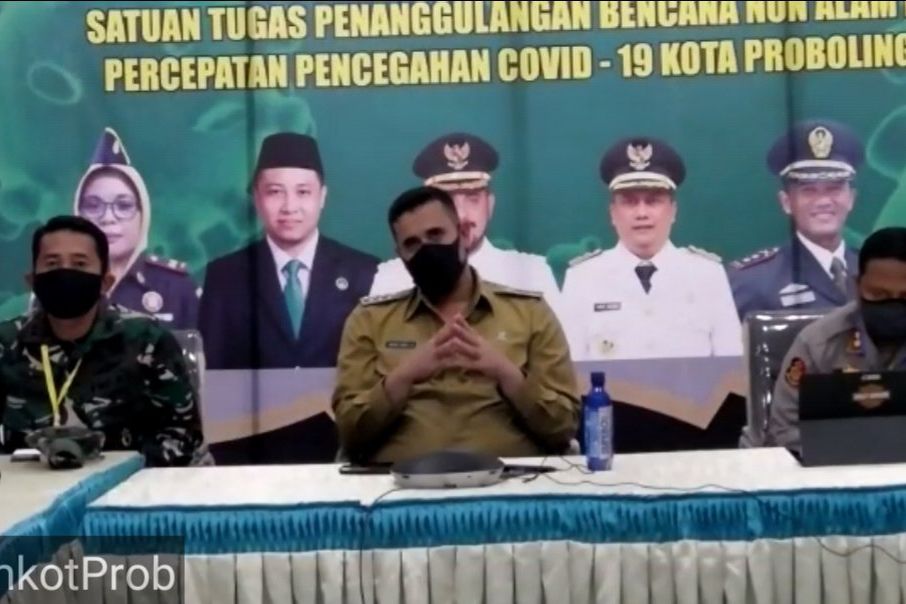 Tenaga Medis di Probolinggo Minta Baju APD Tak Hanya Satu Ukuran