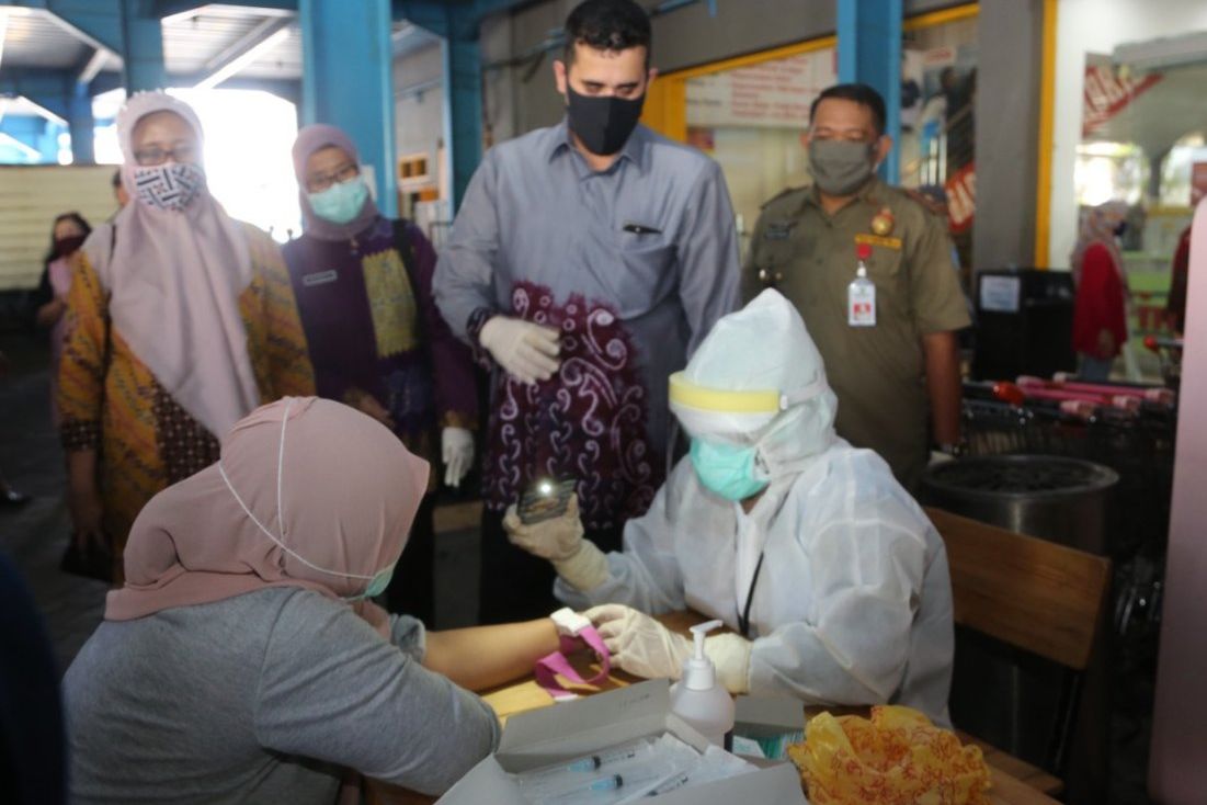 Pengunjung Pusat Belanja dan Pejabat Pemkot Probolinggo Jalani Tes Cepat Covid-19, Ini Hasilnya
