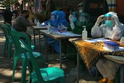 Pembeli di Pasar Probolinggo Akan Disuruh Pulang Jika Tak Pakai Masker