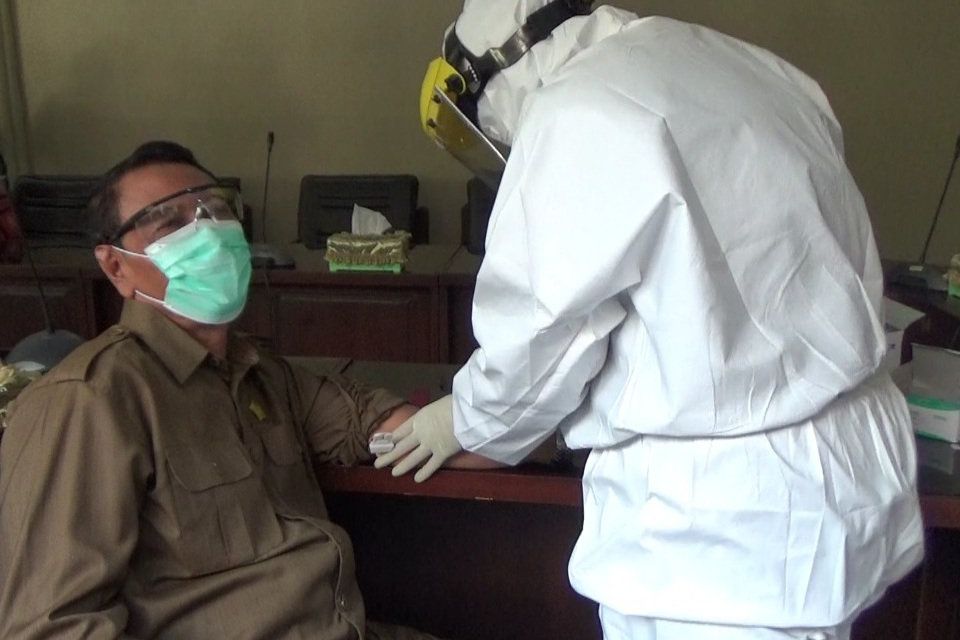 Ada yang Terkonfirmasi Covid-19, 30 Anggota DPRD Probolinggo Jalani Swab