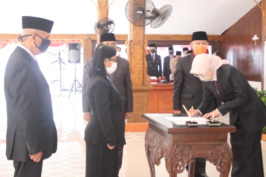 Pesan Bupati Probolinggo saat Mutasi Puluhan Pejabat