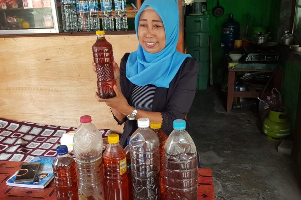 Peduli Lingkungan, Wanita 55 Tahun di Kota Probolinggo Kumpulkan Minyak Jelantah Agar Tak Dikonsumsi