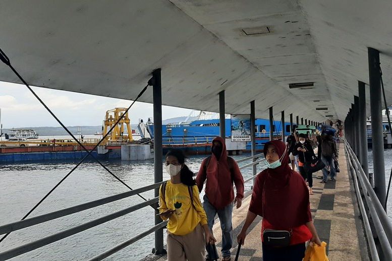 Berkah Lebaran bagi Pedagang Kacang di Selat Bali, Sehari Habis Sekarung