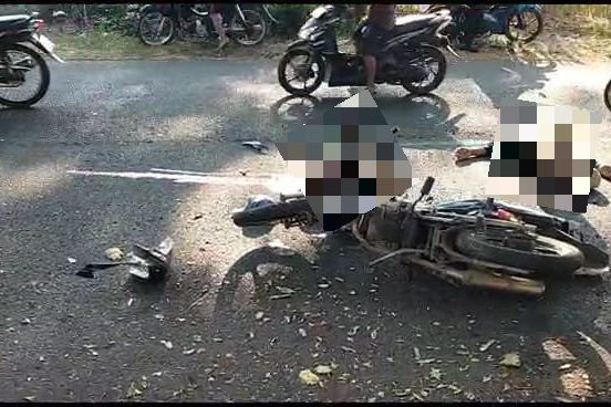 Berangkat Sekolah, Siswa SMK di Mojosari Tewas Tabrak Pohon