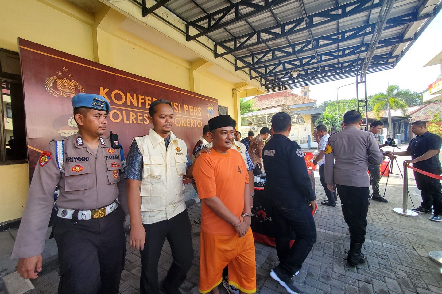 Korupsi APBDes Ratusan Juta, Kades Ini Ditangkap Polisi